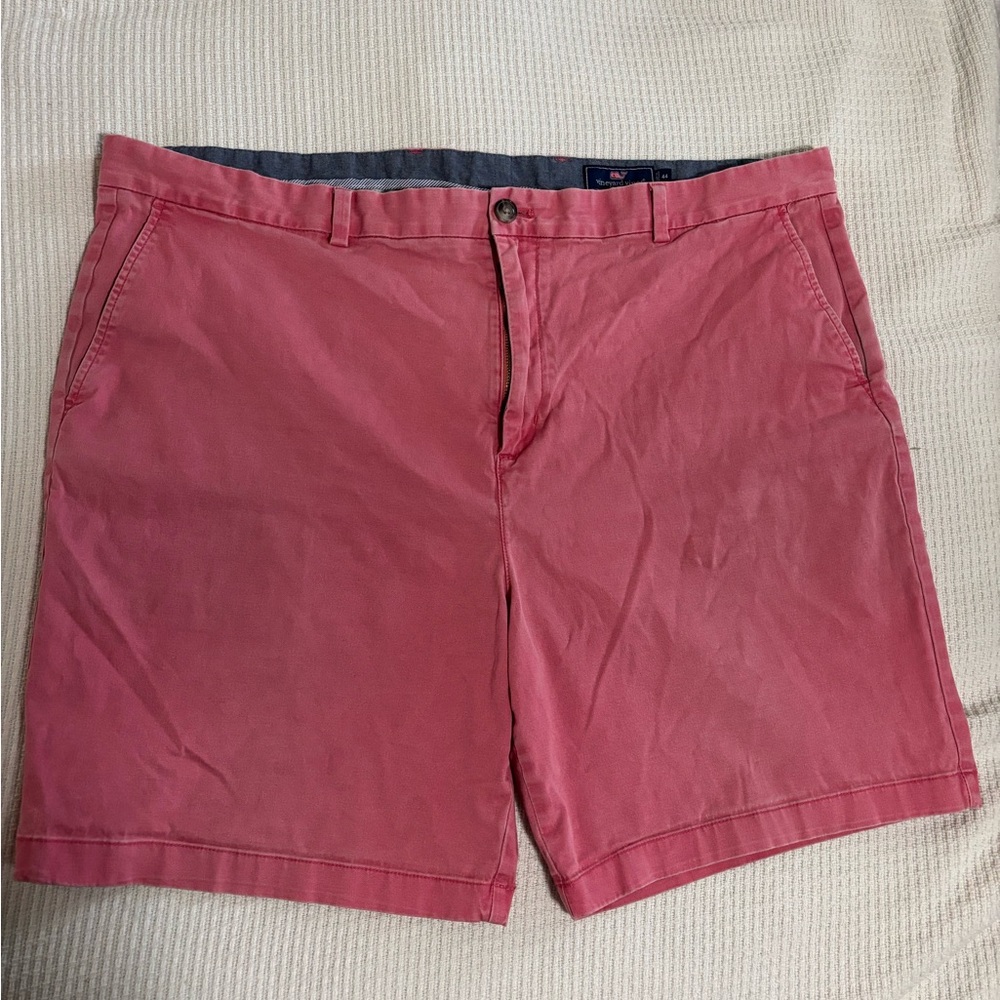 Vineyard Vines Coral Shorts – Men’s Size 44